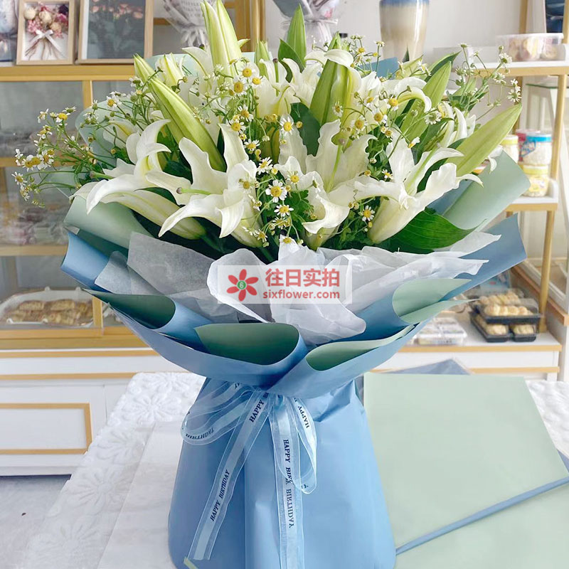 8支白色多头百合洋甘菊，互倾的思念