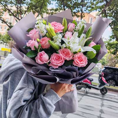 大同11朵戴安娜粉玫瑰百合，与你一起追逐梦想