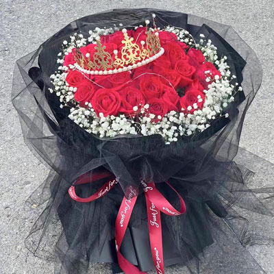 大同33朵红玫瑰满天星皇冠,爱情圆满